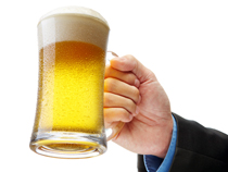 Die Anleger von Bier-Aktien erhalten von den  Brauereien schwungvolle Dividenden von bis 10 % oder eine Auszahlung in Form von Naturalien.