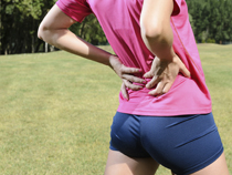 Schon 10-15 Minuten gezieltes Rückentraining täglich reichen aus, um die Muskulatur zu kräftigen und dadurch Verspannungen und Schmerzen vorzubeugen
